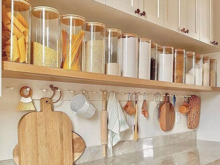 Small Pantry Organization